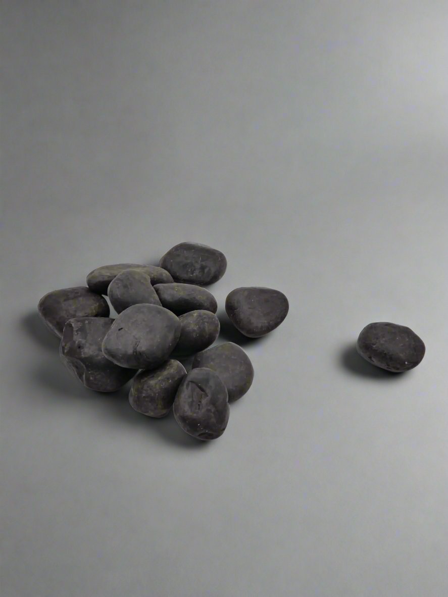 20kg Bulk Natural River Rock - Black and White Landscaping Pebbles for Garden & Home Décor | Outdoor Water Scaping Natural Stones