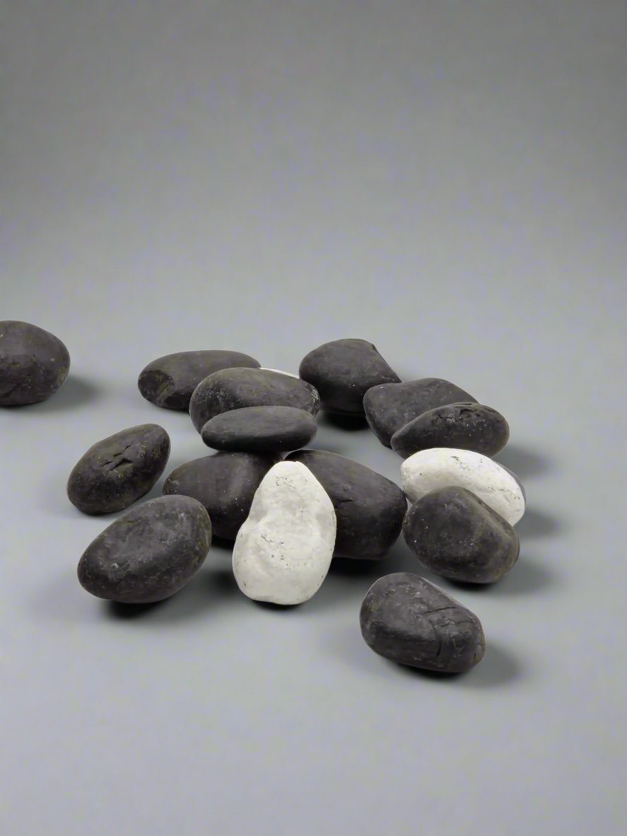 20kg Bulk Natural River Rock - Black and White Landscaping Pebbles for Garden & Home Décor | Outdoor Water Scaping Natural Stones